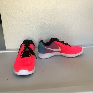 Nike Revolution 3 GS Chlorine Blue Racer Pink 4.5Y
